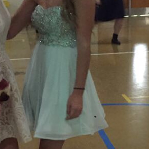 Homecoming dress - Picture 4 of 6